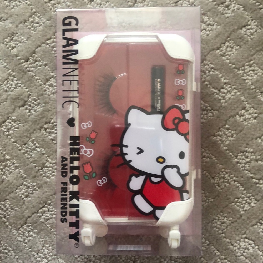 Glamnetic Hello Kitty Glam Lashes with magnetic felt tip eyeliner pen 2.3ml